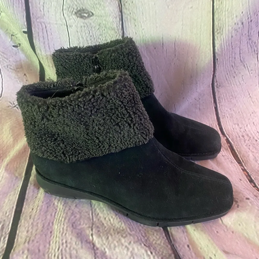 Liz Claiborne Women's Eason Black Suede Gray Sherpa Zip Up Ankle Booties Size 7M